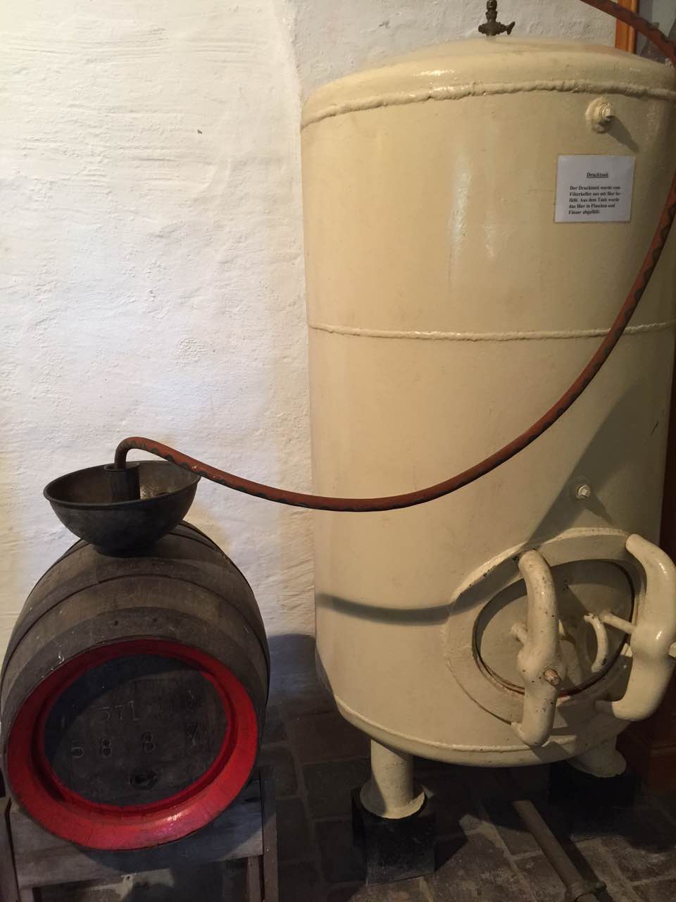 余教授德國(guó)鄉(xiāng)村行:我在德國(guó)為什么不會(huì)點(diǎn)啤酒了? 余教授德國(guó)鄉(xiāng)村行:我在德國(guó)為什么不會(huì)點(diǎn)啤酒了?